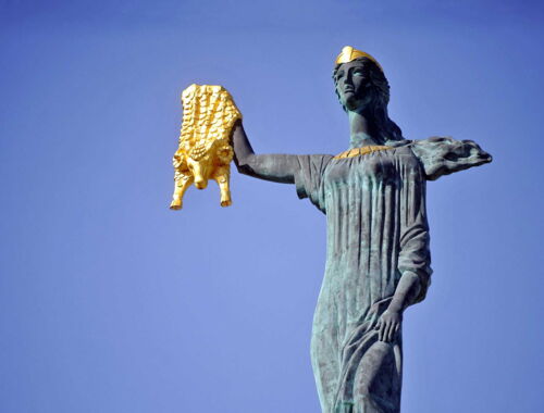 Medea Statue