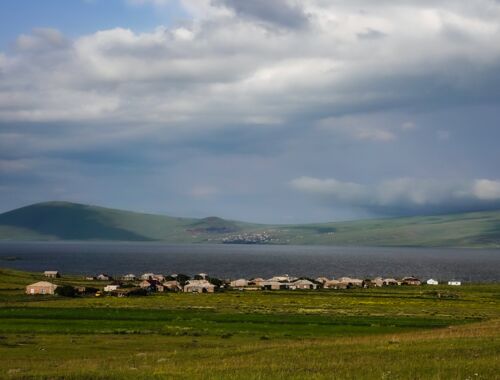 Armenische Dörfer am Parawani See