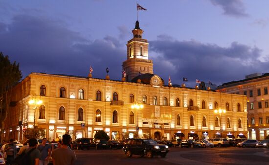 Freiheitsplatz Tbilissi Rathaus