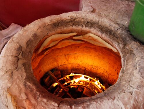 Georgisch Brot backen