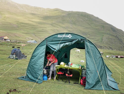 Kochzelt beim Tuschetien Trekking